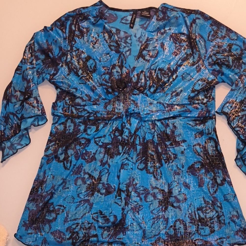 New Directions Blue and Black Floral Blouse